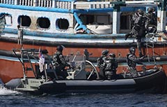 HMAS Toowoomba Boarding Parties board a drug smuggling dhow in the Gulf of Aden